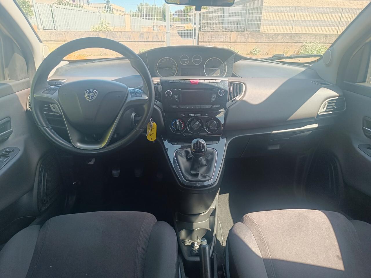 Lancia Ypsilon 1.3 MJT 75 CV SOLAMENTE 129.000 KM