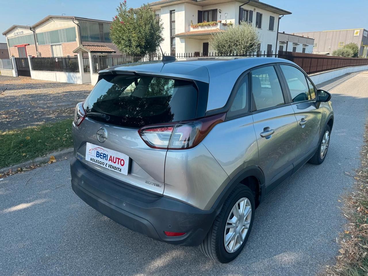 Opel Crossland X adatta neopatentati