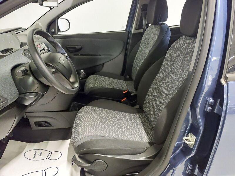 Lancia Ypsilon Ypsilon 1.0 FireFly 5 porte S&S Hybrid Ecochic Silver