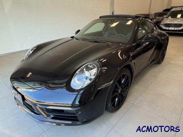 PORSCHE 911 Carrera 4S