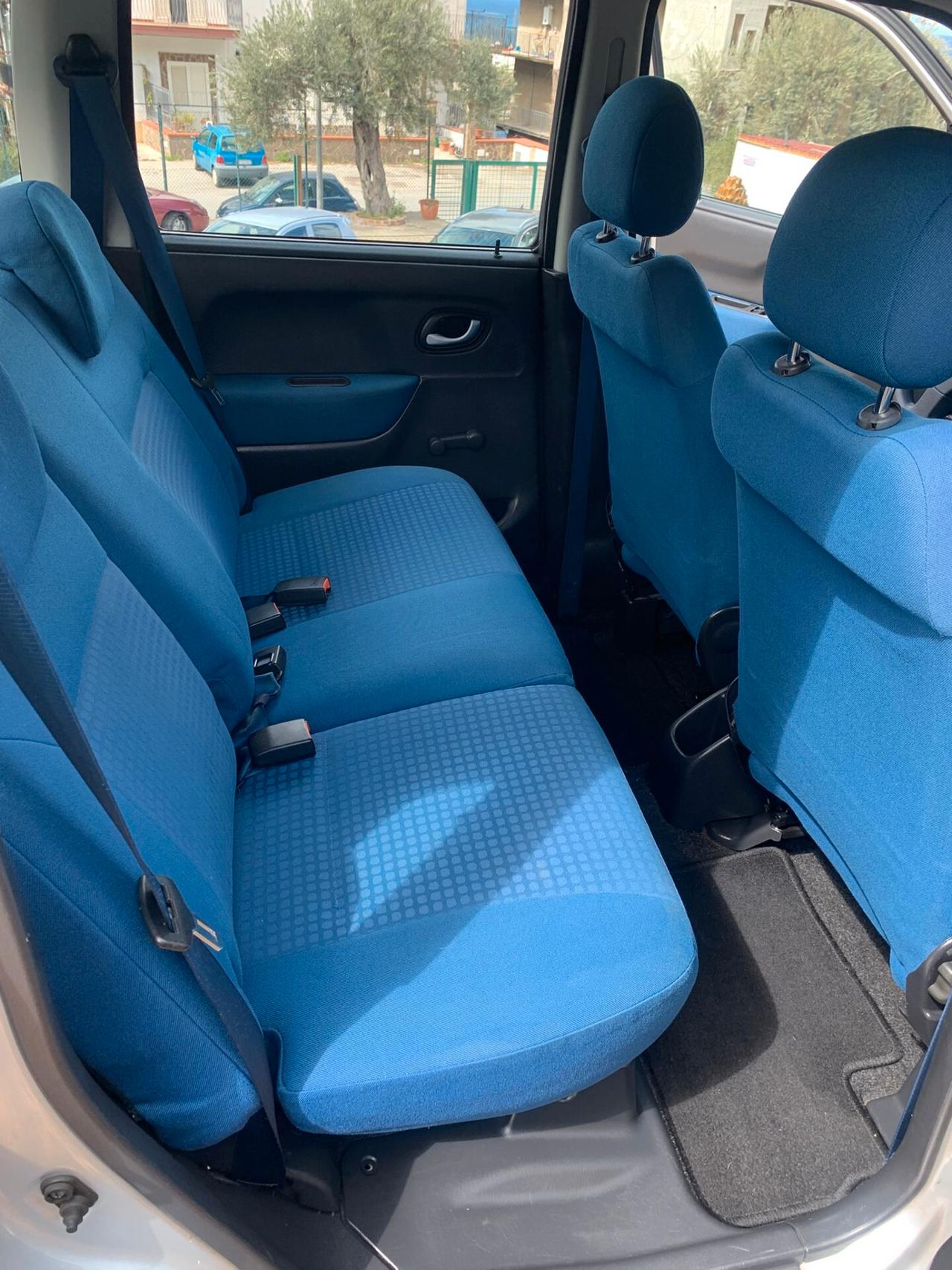 Opel Agila 1.0 12V Edition
