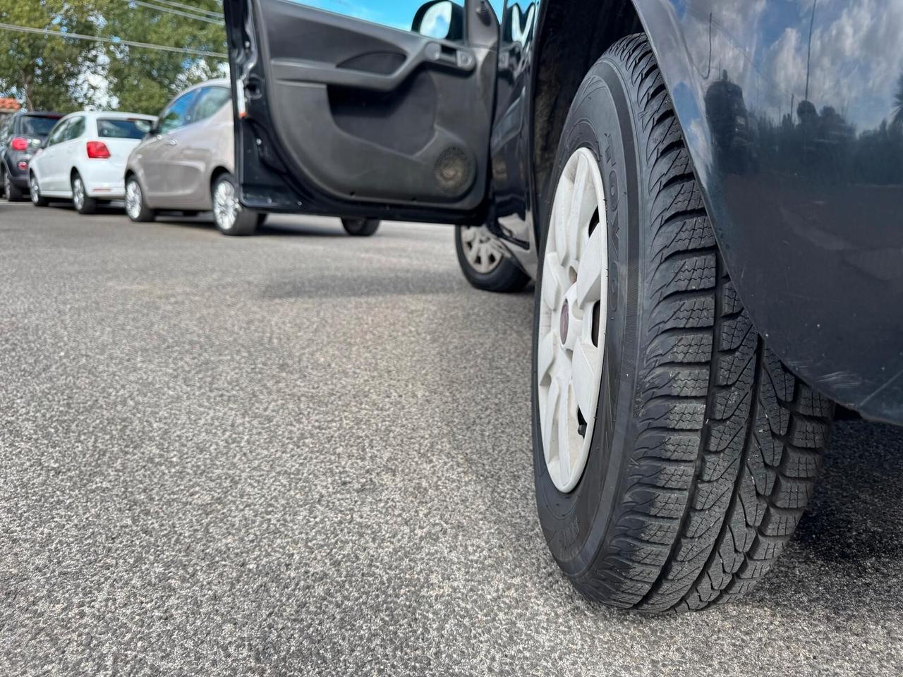 Fiat Panda 1.2 BENZINA NEOPATENTATI 2011