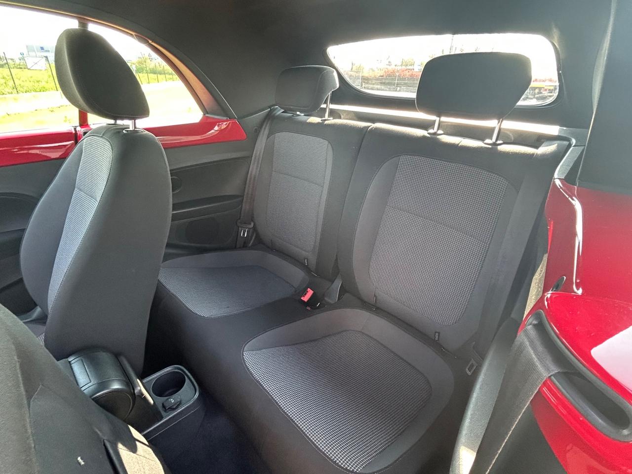 Volkswagen Maggiolino Cabriolet 1.6 TDI 105cv VINTAGE