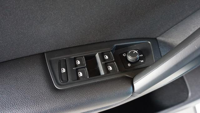 VOLKSWAGEN Tiguan 2.0 TDI 150 CV SCR DSG R-Line