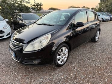 Opel Corsa 1.4 16V 5 porte Cosmo