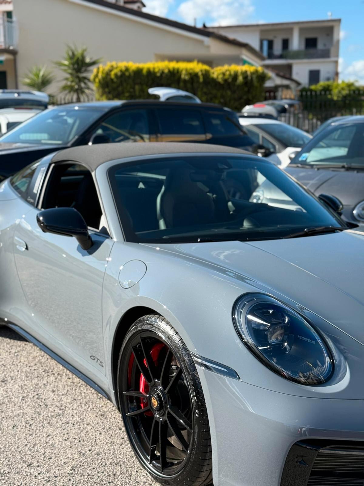 Porsche 911 Carrera 4 GTS Cabriolet