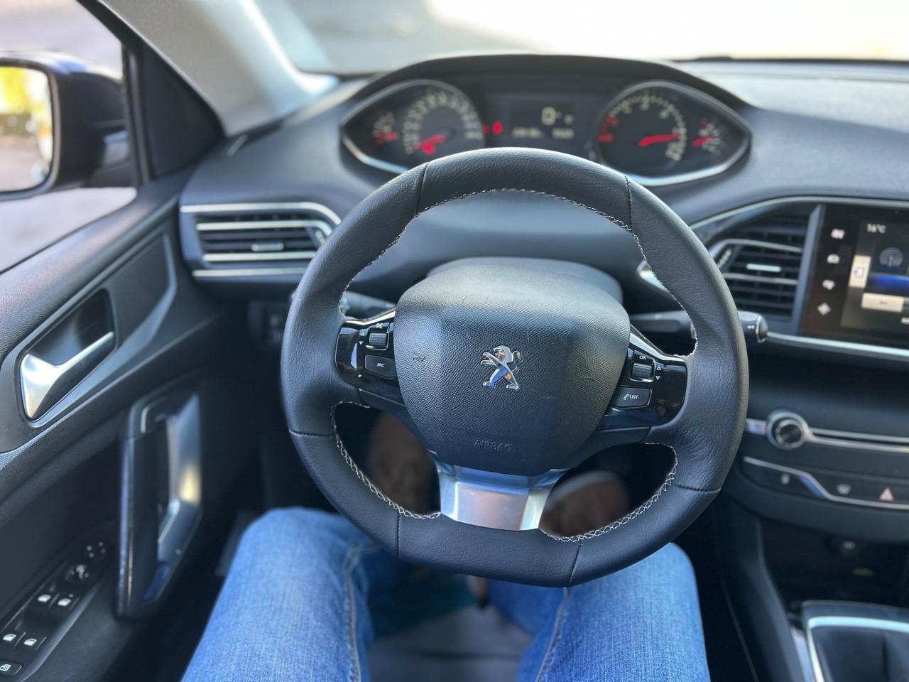 Peugeot 308 1500 cdi per neo patentati