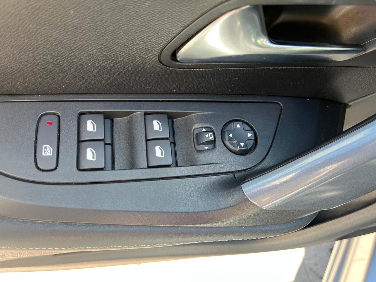 Peugeot 2008 BlueHDi 100 S&S Allure