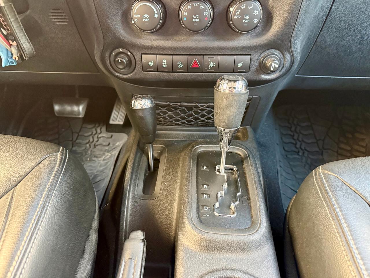 Jeep Wrangler Unlimited 2.8 crd Rubicon auto E6 HARD TOP & SOFT TOP