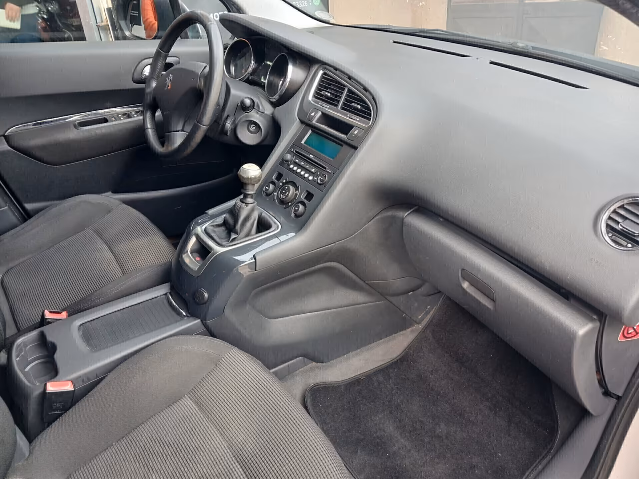 Peugeot 5008 1.6 HDi 7 POSTI