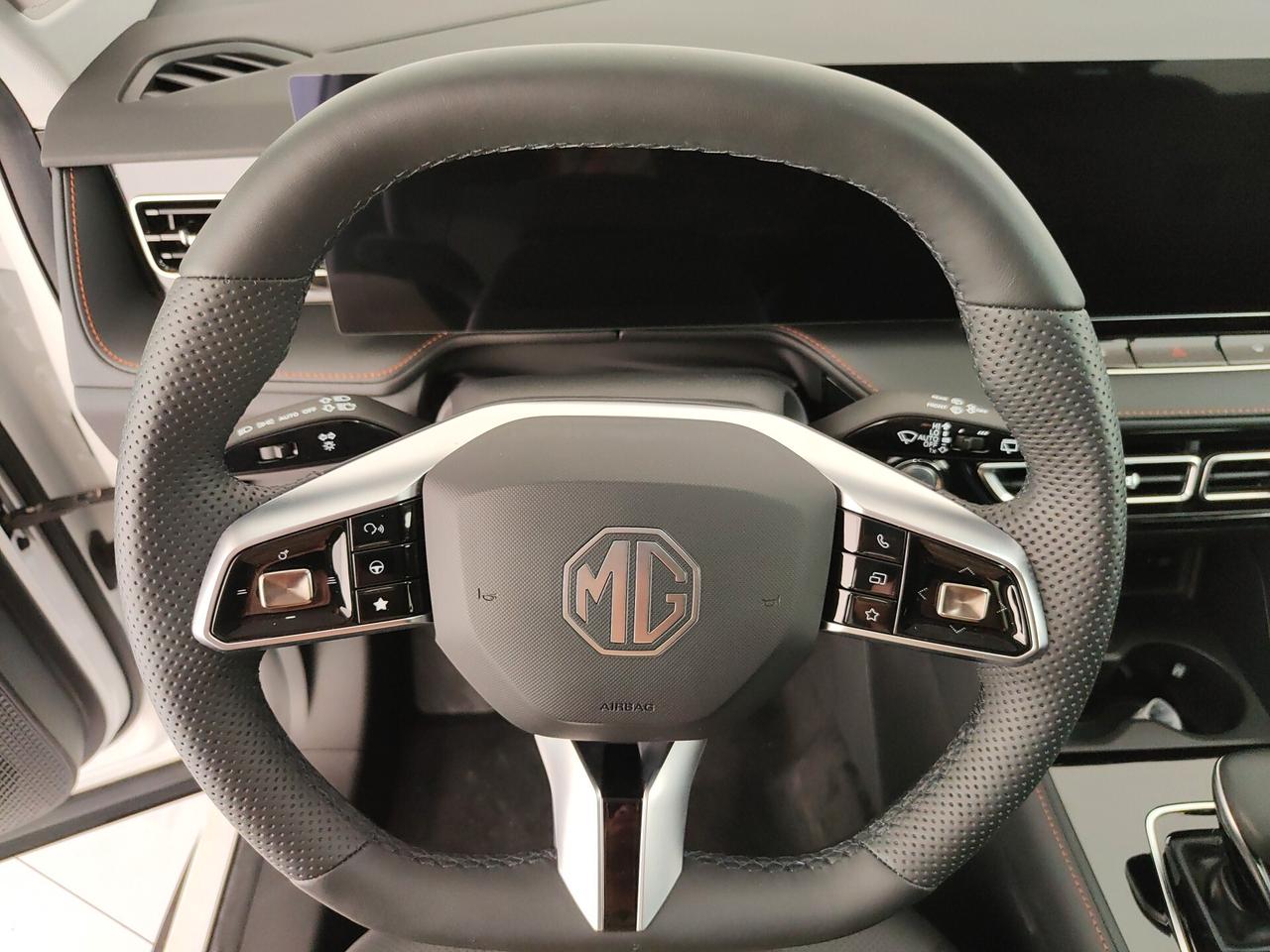 Mg EHS Plug-in Hybrid Luxury