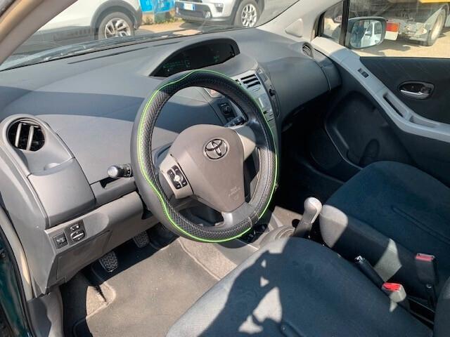 Toyota Yaris 1.0 Manuale NEOPATENTATI