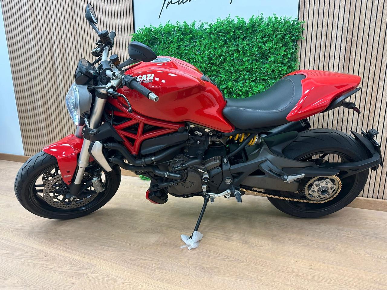 DUCATI MONSTER 1200 + TERMIGNONI DA 99€ AL MESE
