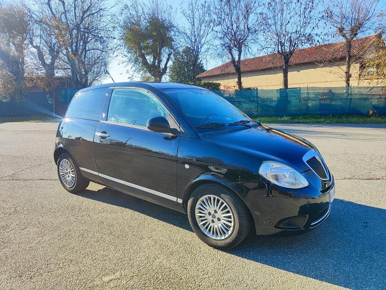 Lancia Ypsilon 1.4 Argento