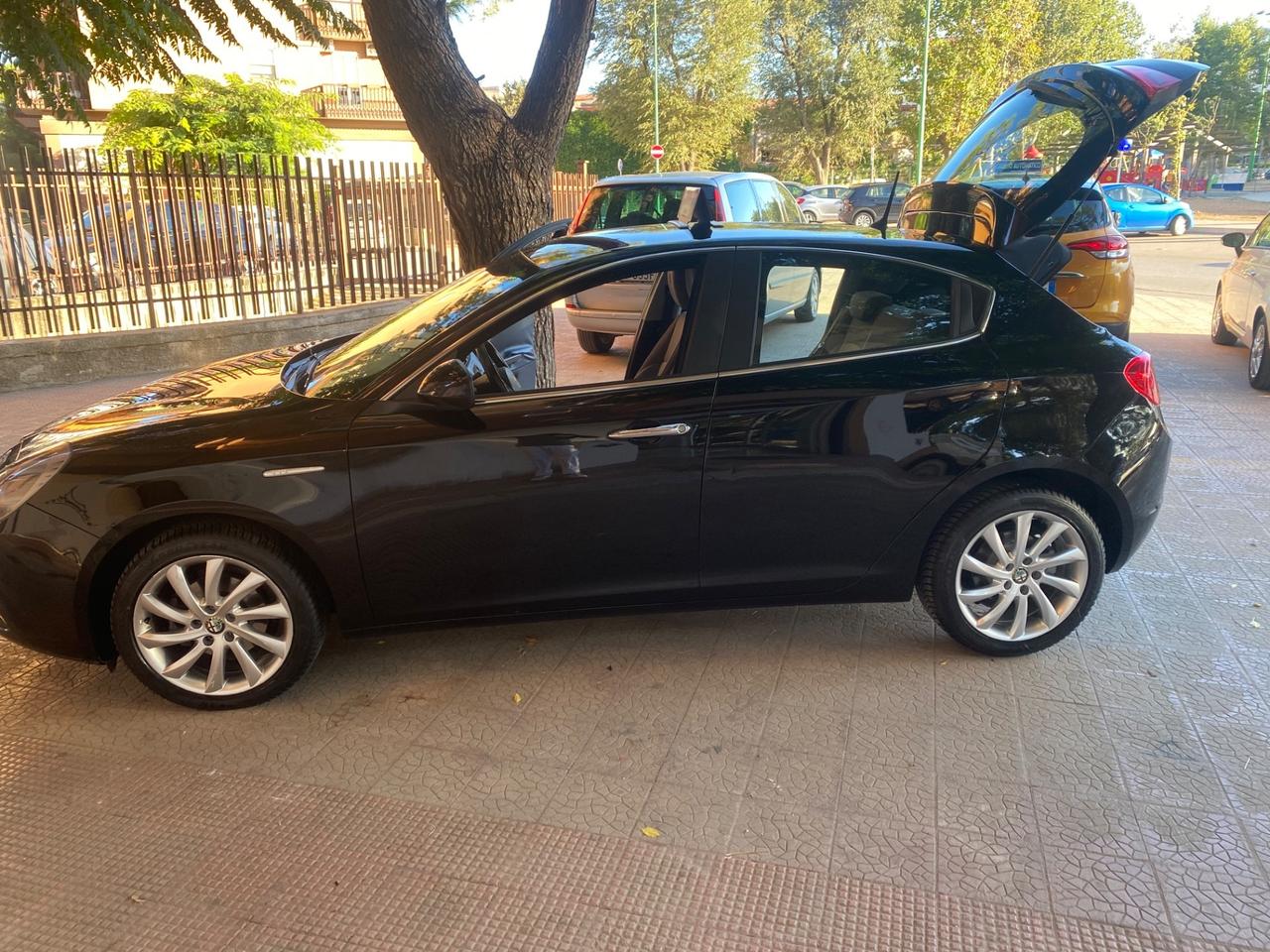 Alfa Romeo Giulietta 1.6 JTDm-2 105 CV Distinctive