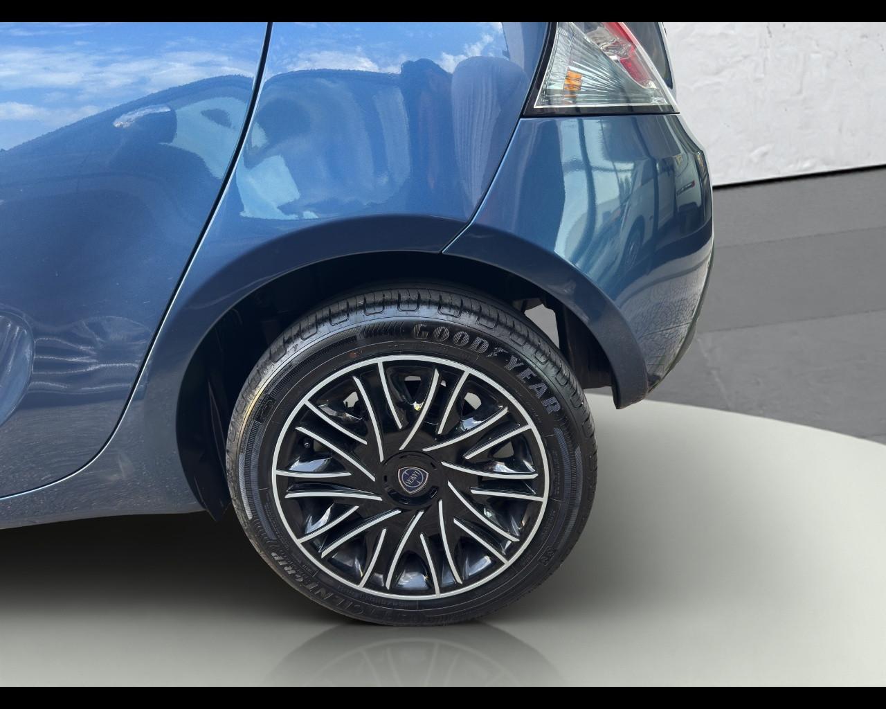 LANCIA Ypsilon 3ª serie - Ypsilon 1.0 FireFly 5 porte S&S Hybrid Oro