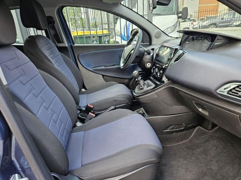 Lancia Ypsilon 1.0 FireFly 70cv Hybrid