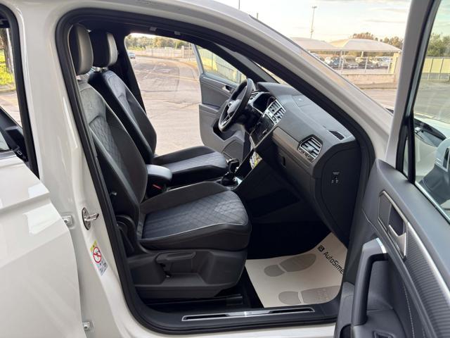 VOLKSWAGEN Tiguan 2.0 TDI 150 CV SCR DSG R-Line LUCI AMBIENTE