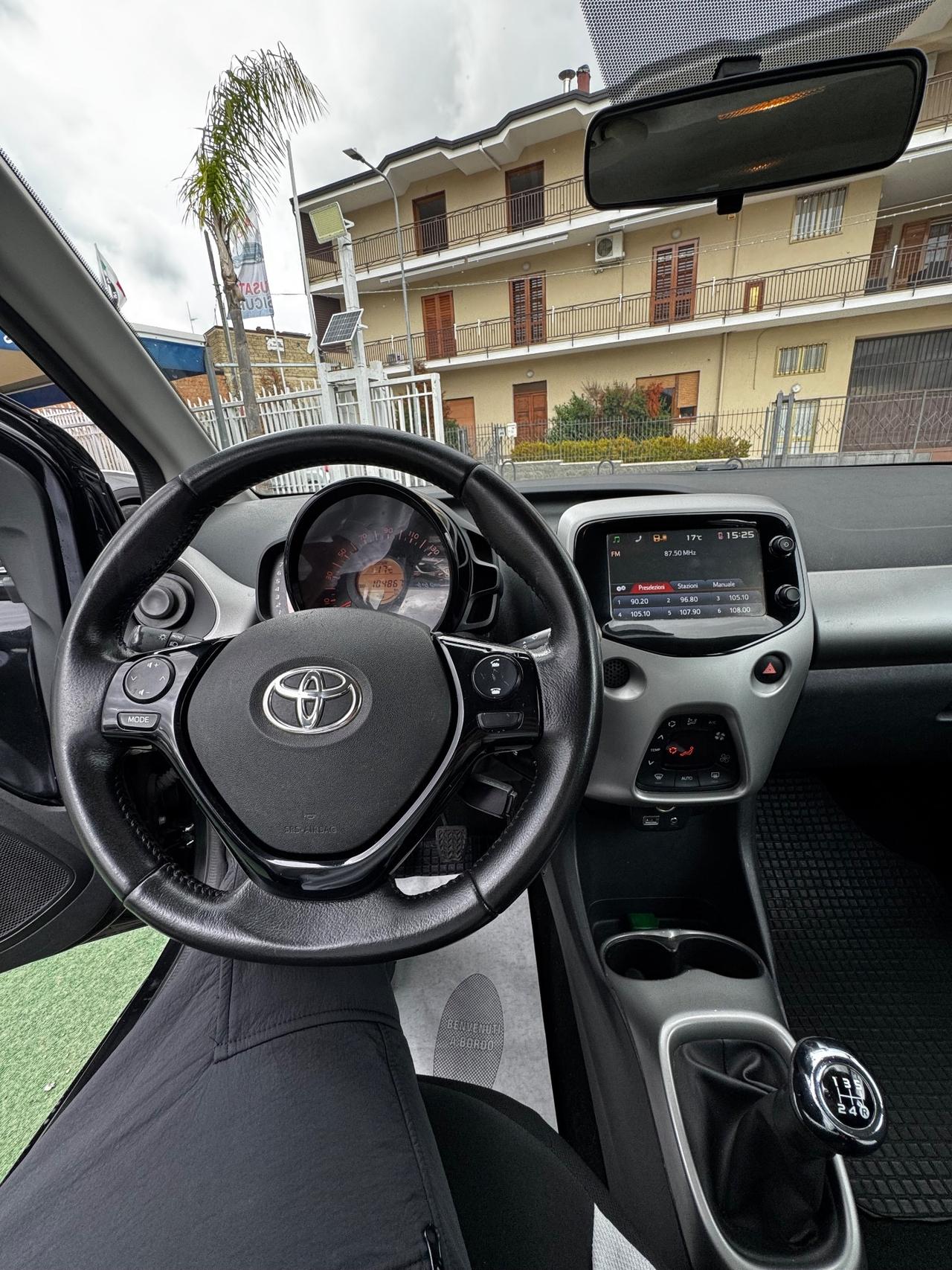 Toyota Aygo 1.0 VVT-i 69 CV 5 porte x-business