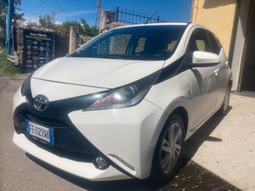Toyota Aygo 1.0 VVT-i 69 CV automatica tetto apribile