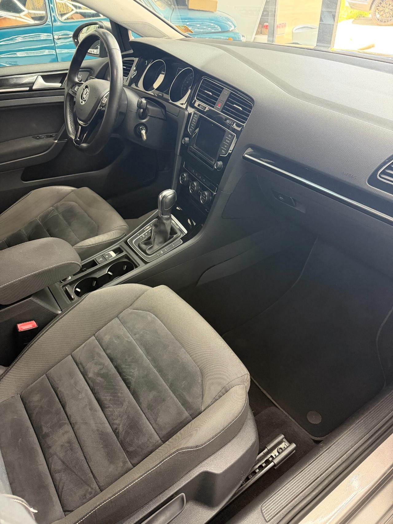 Volkswagen Golf Business 1.6 TDI DSG 5p. Highline BlueMotion Technology