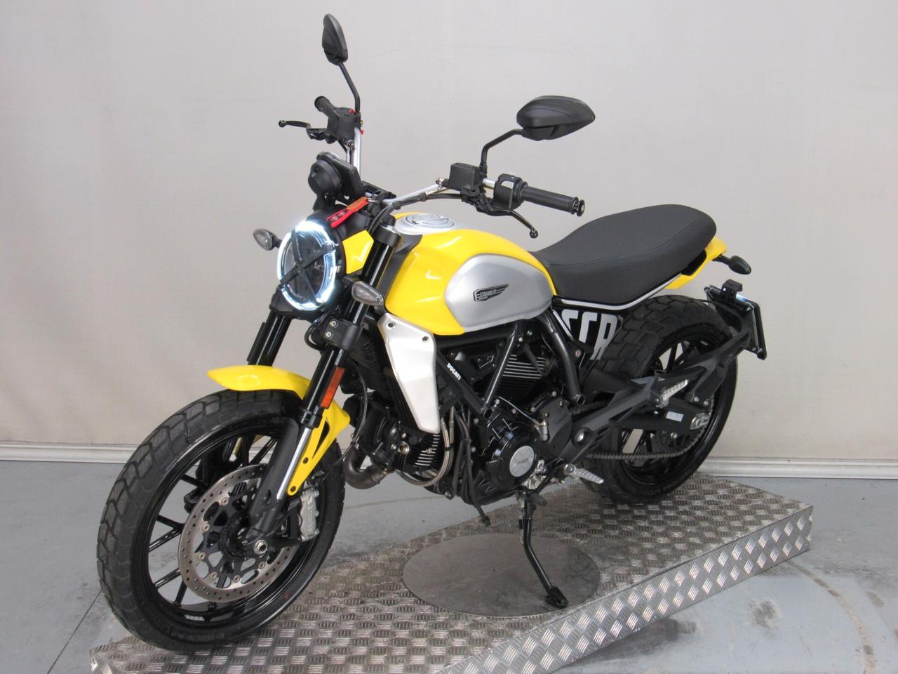 Ducati Scrambler ICON YELLOW