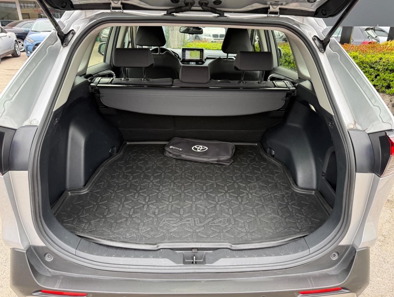 Toyota RAV4 2.5 HV E-CVT 2WD Style garanzia toyota