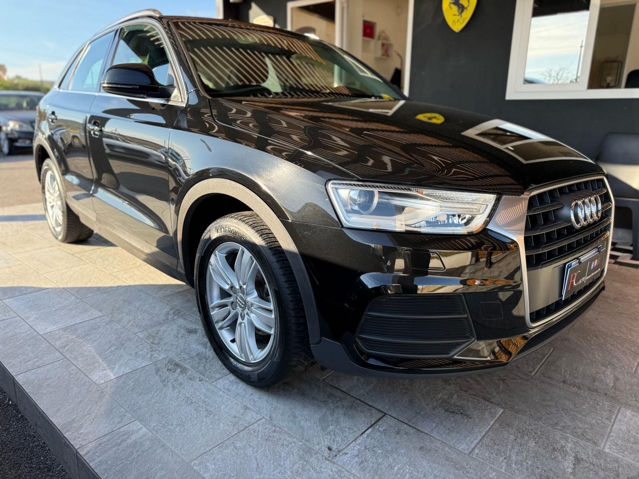 Audi Q3 2.0 TDI 120 CV Business