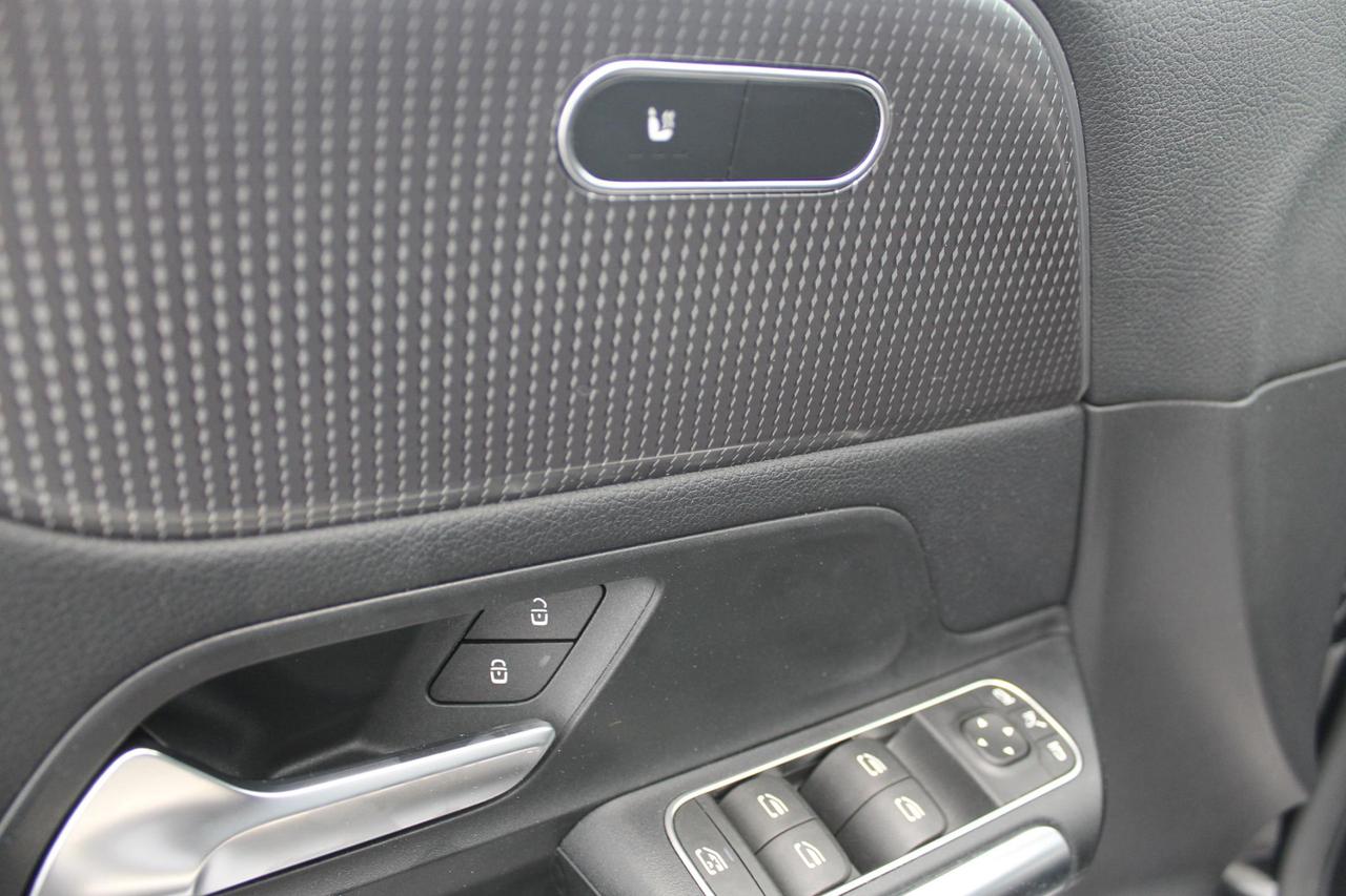 Mercedes GLA 200 d Auto Sport Plus TETTO + FULL LED