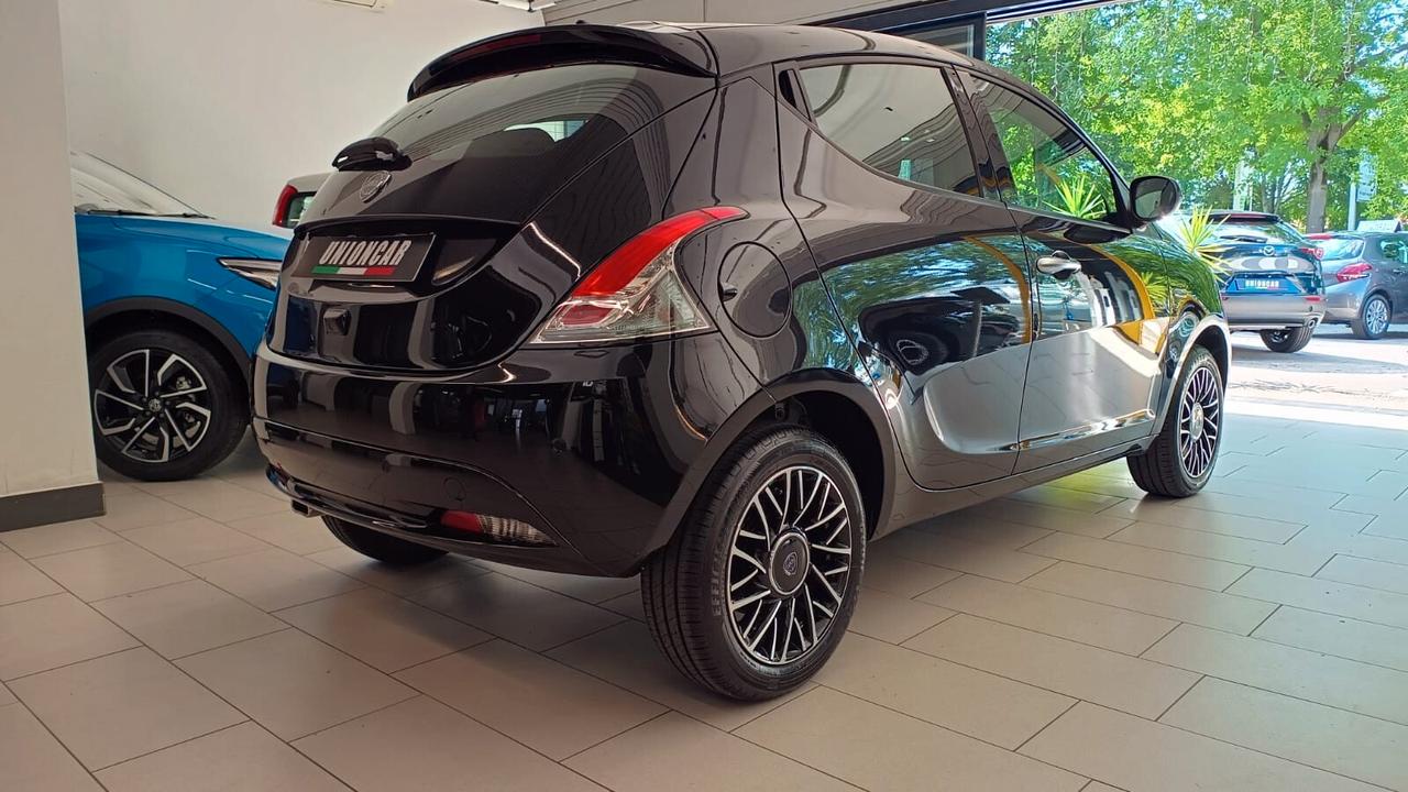 Lancia Ypsilon 1.2 69 CV 5 porte GPL Gold