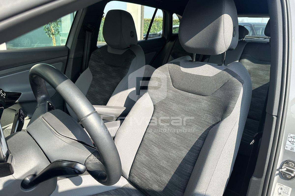 VOLKSWAGEN ID.4 Pro Performance