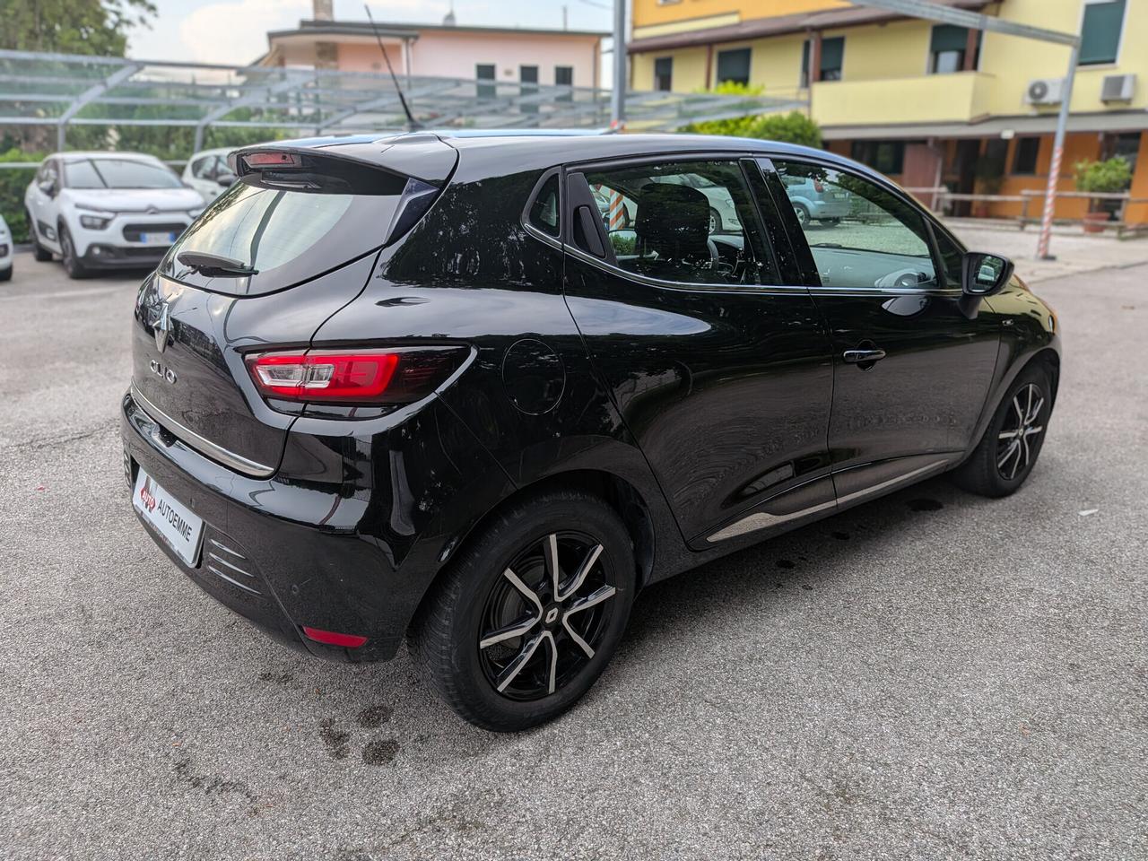 Renault Clio Moschino TCe 5 porte adatta a neopatentati