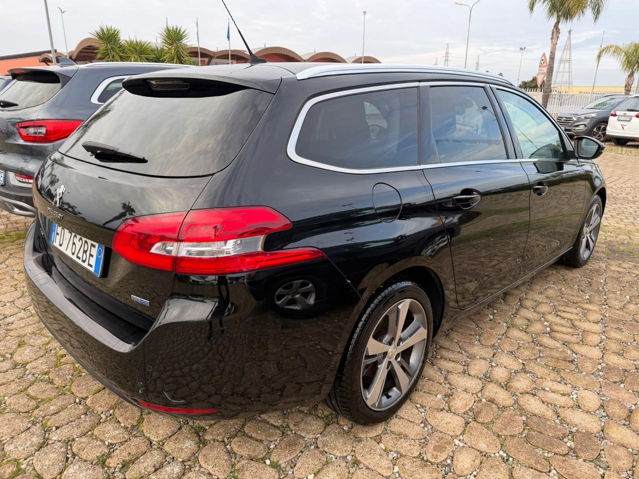 Peugeot 308 BlueHDi 120 S&S SW Allure