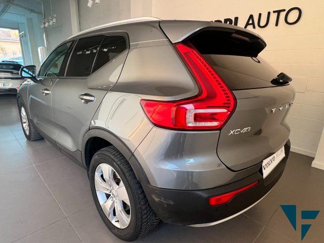 VOLVO XC40 T5 AWD Geartronic Momentum