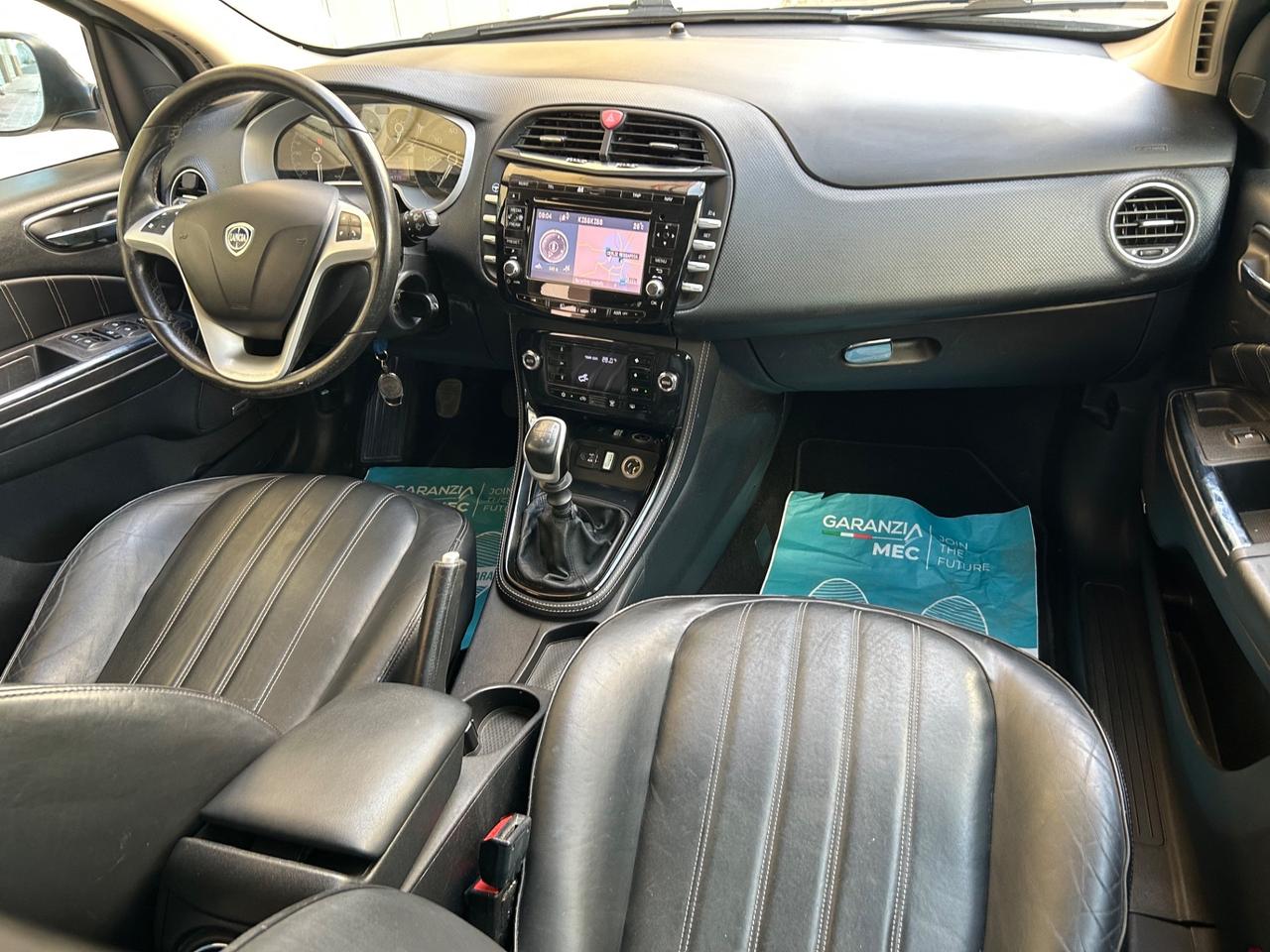 Lancia Delta 1.9 MJT Twinturbo platinum