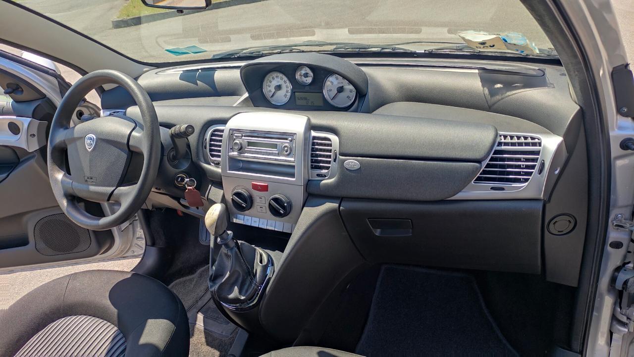 Lancia Ypsilon 1.2 soli 62000km NEOPATENTATI - 2009