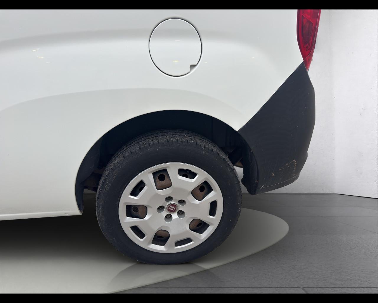 FIAT Doblò 3ª serie - Doblò 1.4 T-Jet Natural Power PL-TN Cargo Maxi Lamierato SX