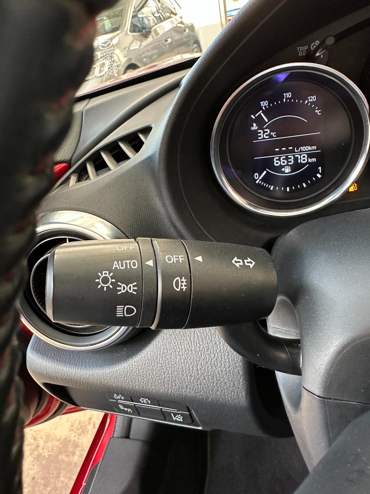 Mazda MX-5 Soft Top 1.5 Exceed-Keyless-Bose-Pelle