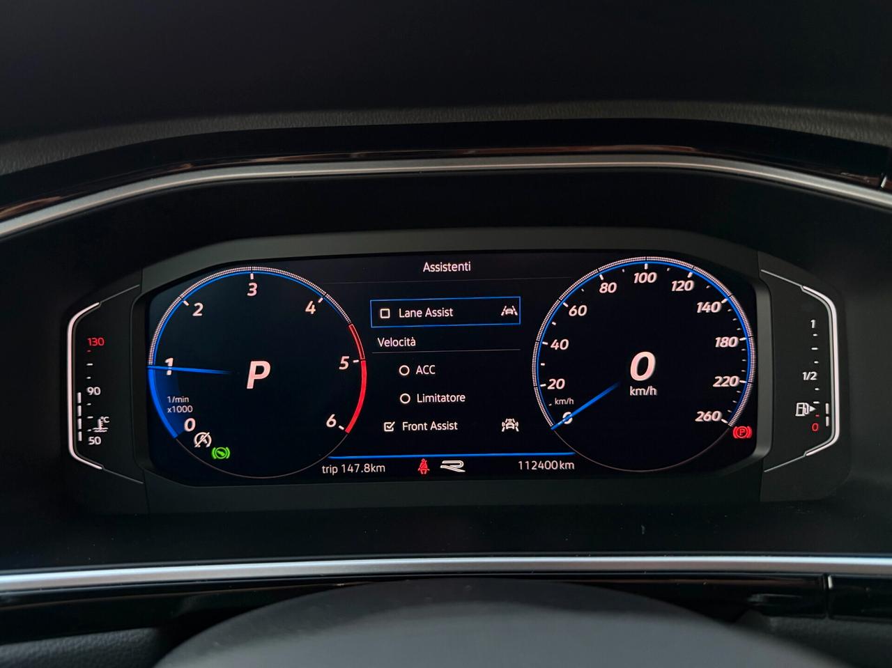 Volkswagen T-Roc R-LINE/2.0 150 CV/18"/FULL LED/CAR PLAY