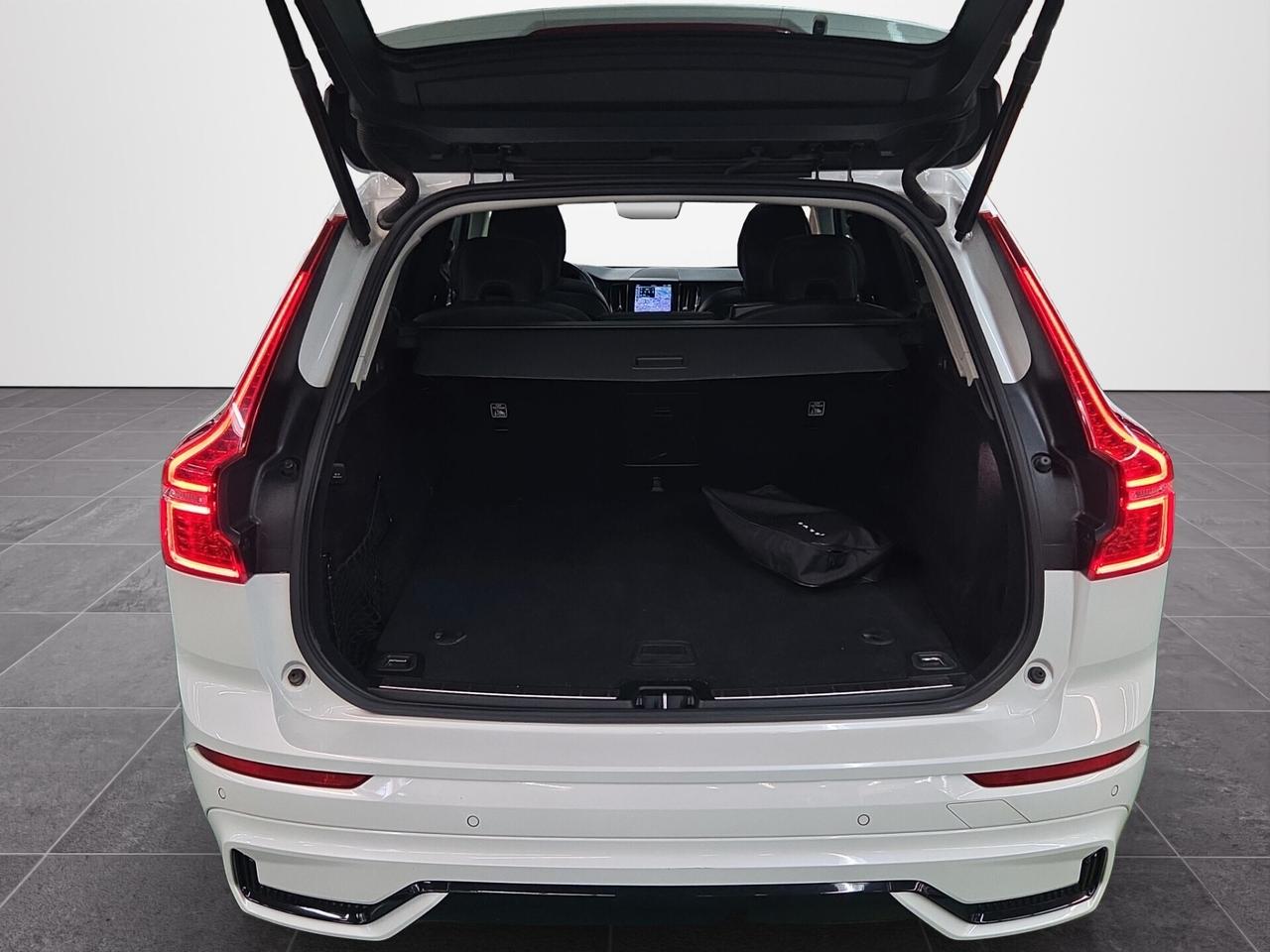 Volvo XC 60 XC60 B4 (d) AWD automatico Plus Dark AUTOCARRO N1