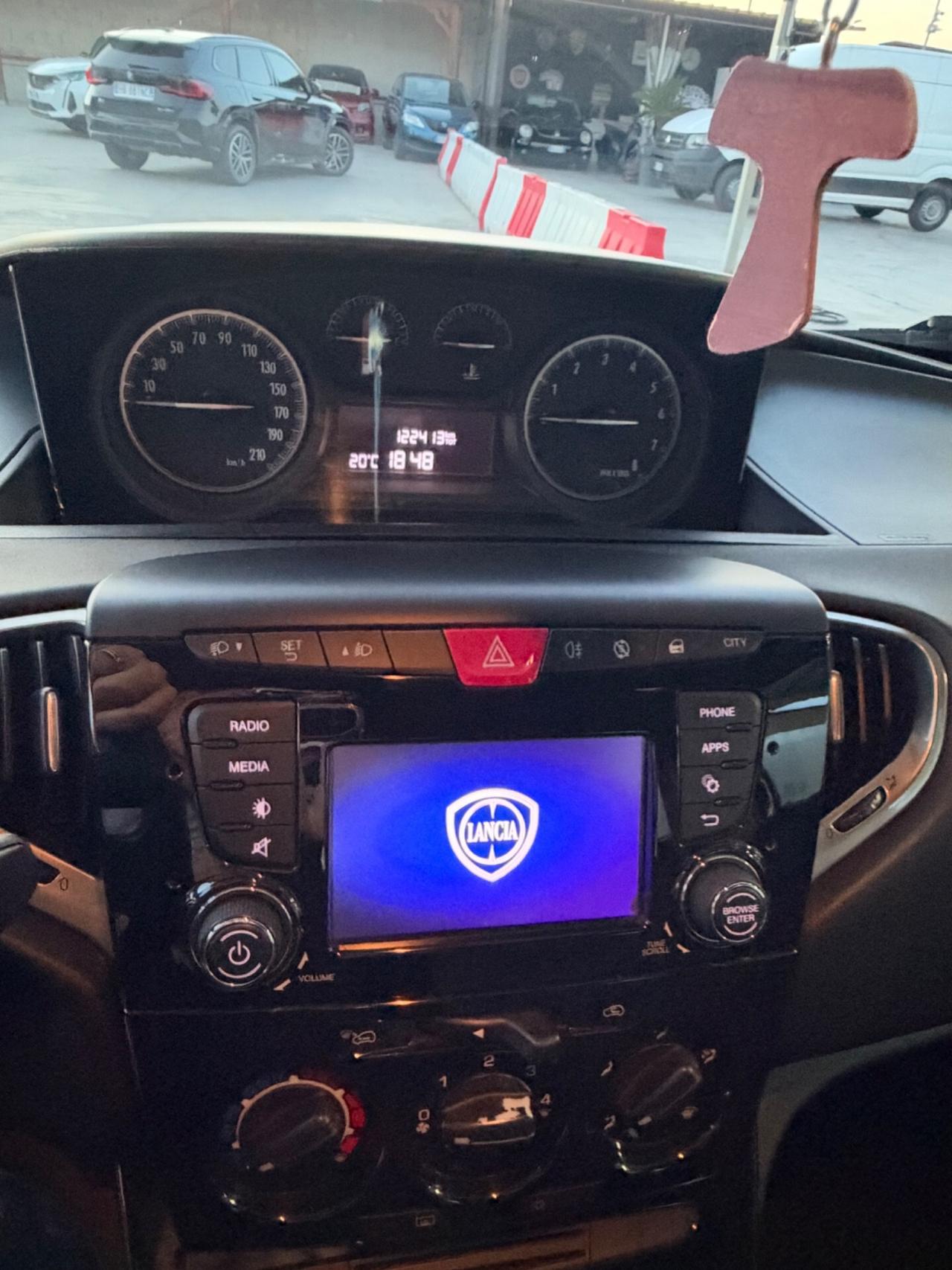 Lancia Ypsilon 1.2 69 CV 5 porte GPL Ecochic Platinum