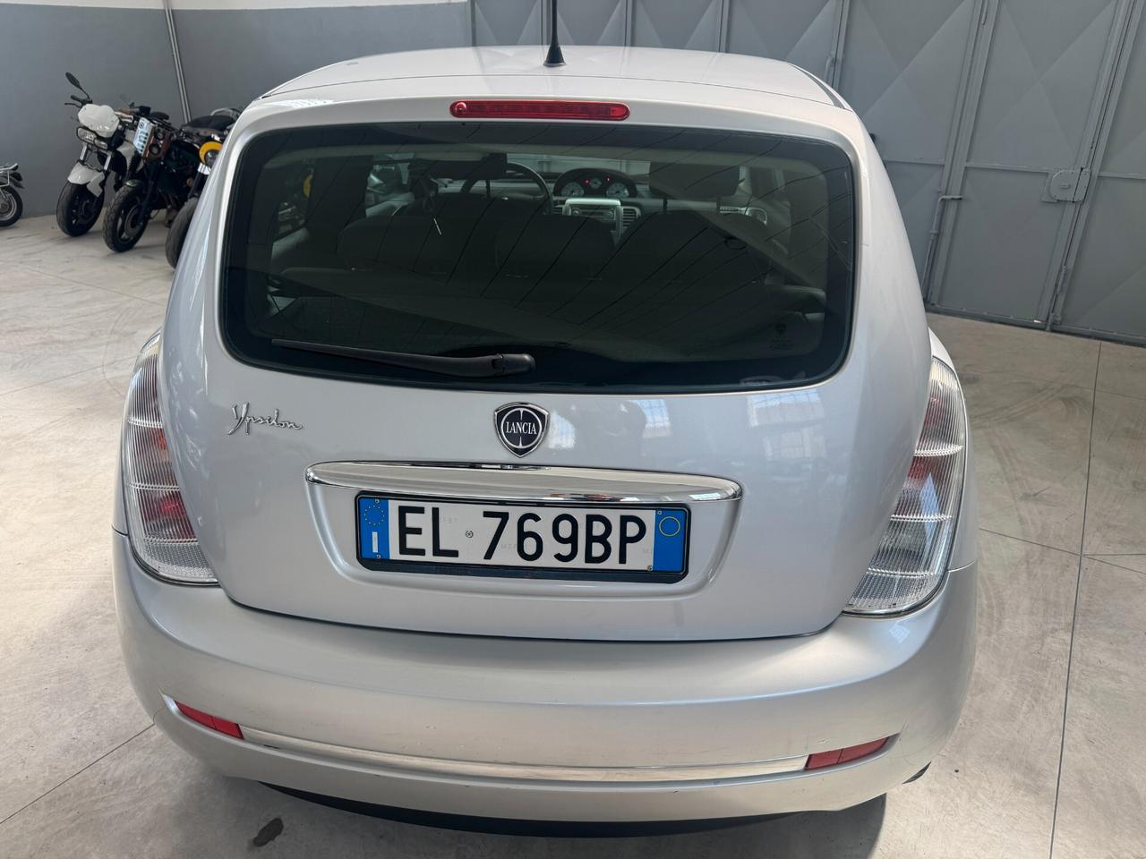 Lancia Ypsilon 1.2 69 CV Unyca