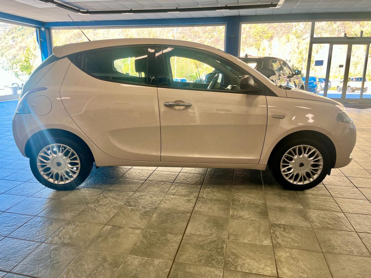 Lancia Ypsilon 1.2 69 CV 5 porte Gold