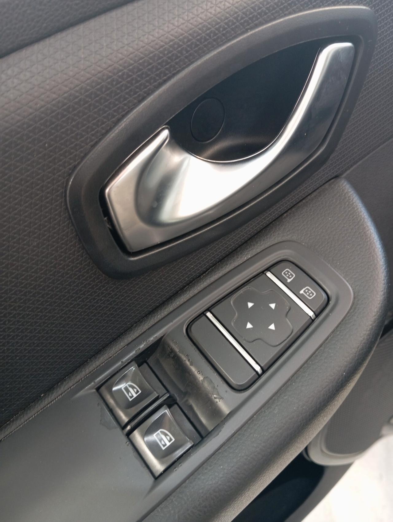 Renault Clio 1.2 benzina 2018 CON GARANZIA