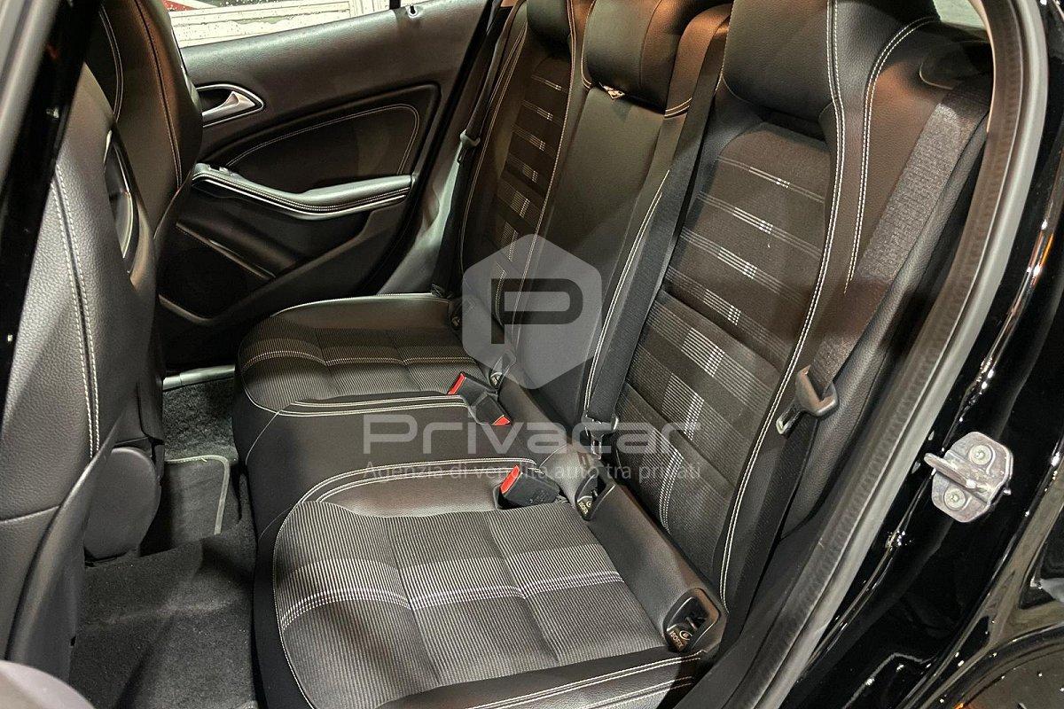 MERCEDES GLA 180 d Sport