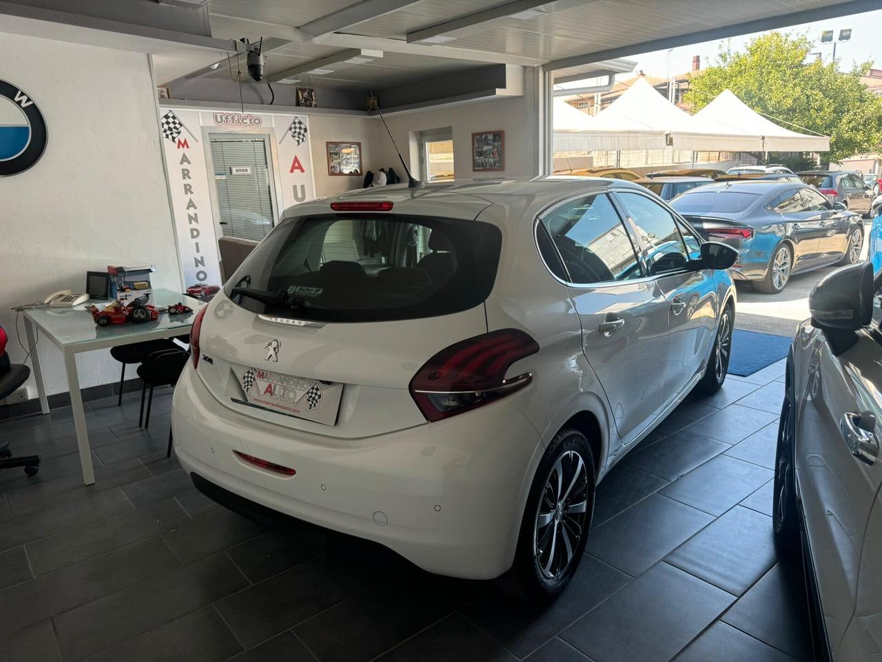 Peugeot 208 BlueHDi 75 5 porte Allure Adatta per Neopatentati