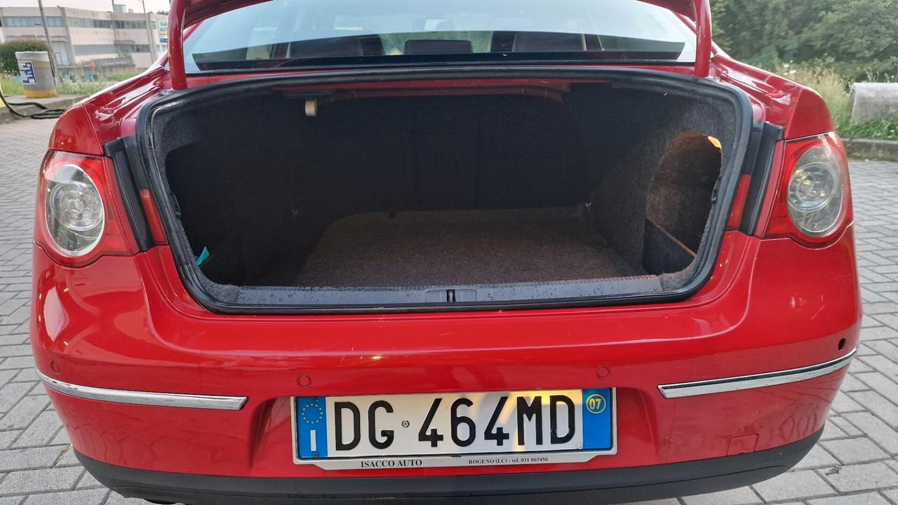 Volkswagen Passat 1.6 16V FSI Comfortline