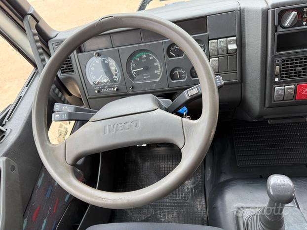 Iveco Eurocargo 180e28 furgone isotermico e sponda