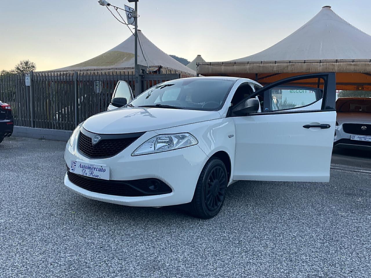 Lancia Ypsilon 1.2 69 CV 5 porte S&S Elefantino Blu