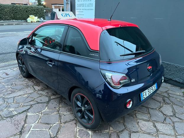 Opel adam